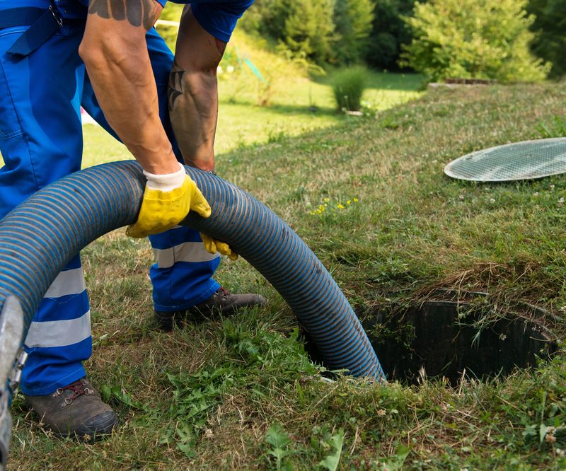 Jak dobrać pojemność szamba? Praktyczny poradnik dla budujących dom bez kanalizacji.
